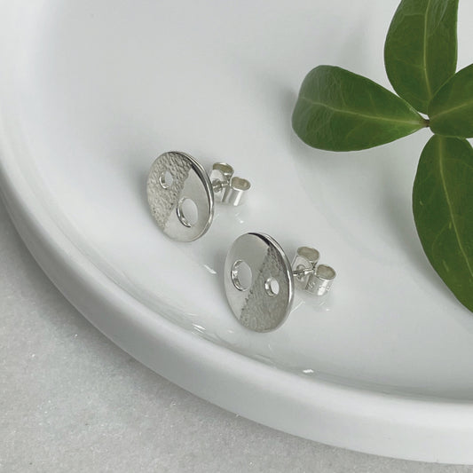 MODERNIST DIVIDED CIRCLE STUD EARRINGS - Genevieve Broughton