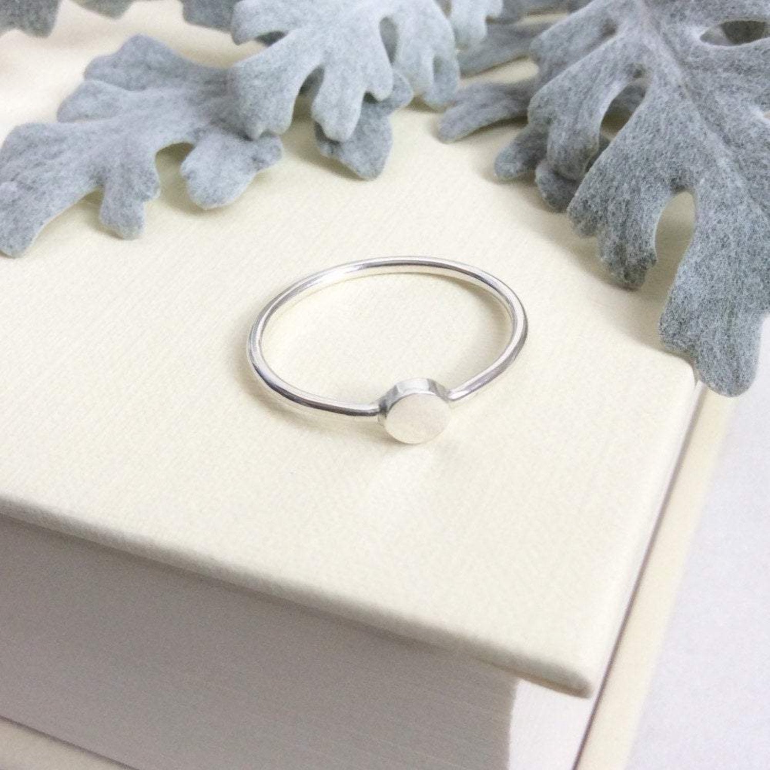 SILVER DOT RING - Genevieve Broughton