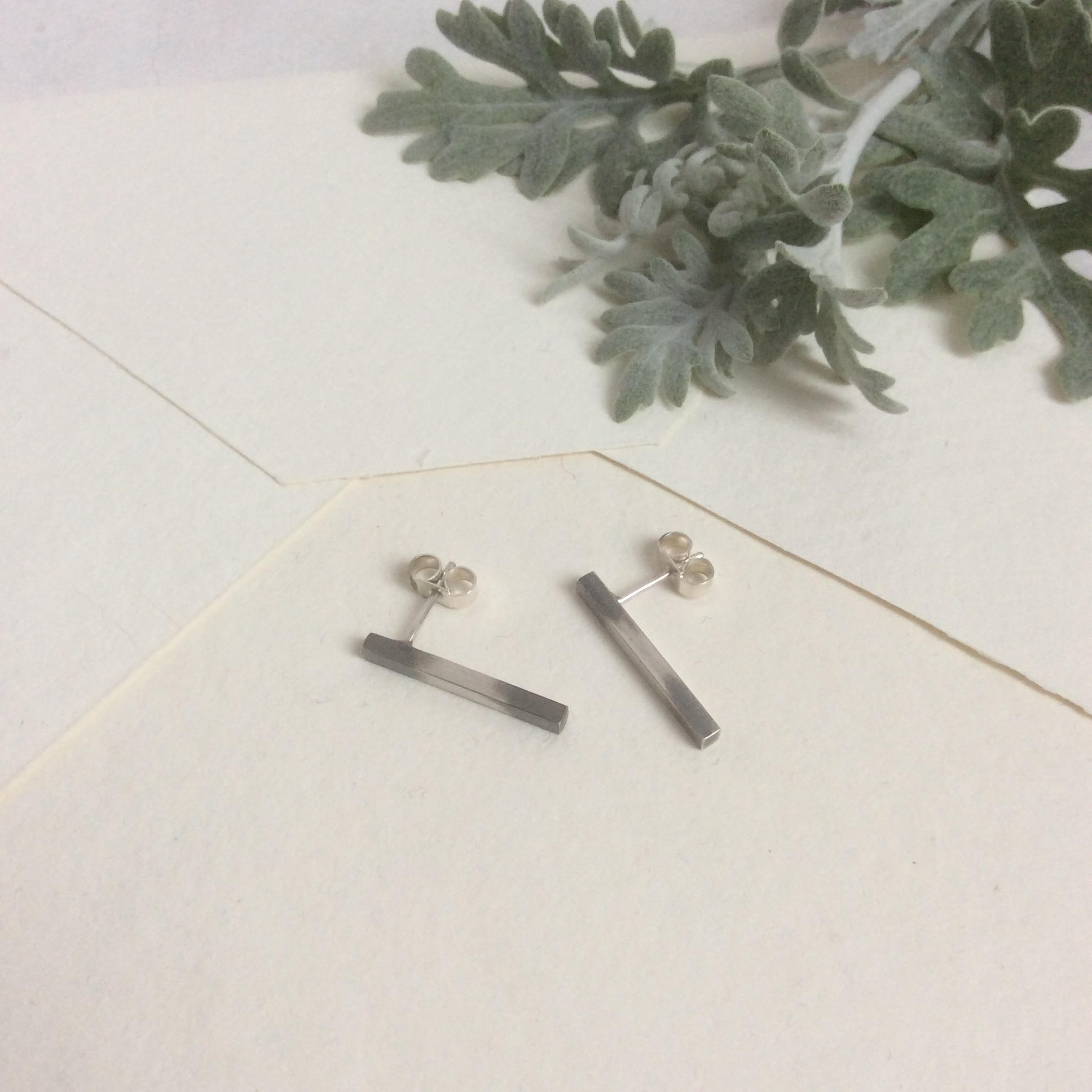SILVER AND BLACK LONG BAR STUD EARRINGS - Genevieve Broughton