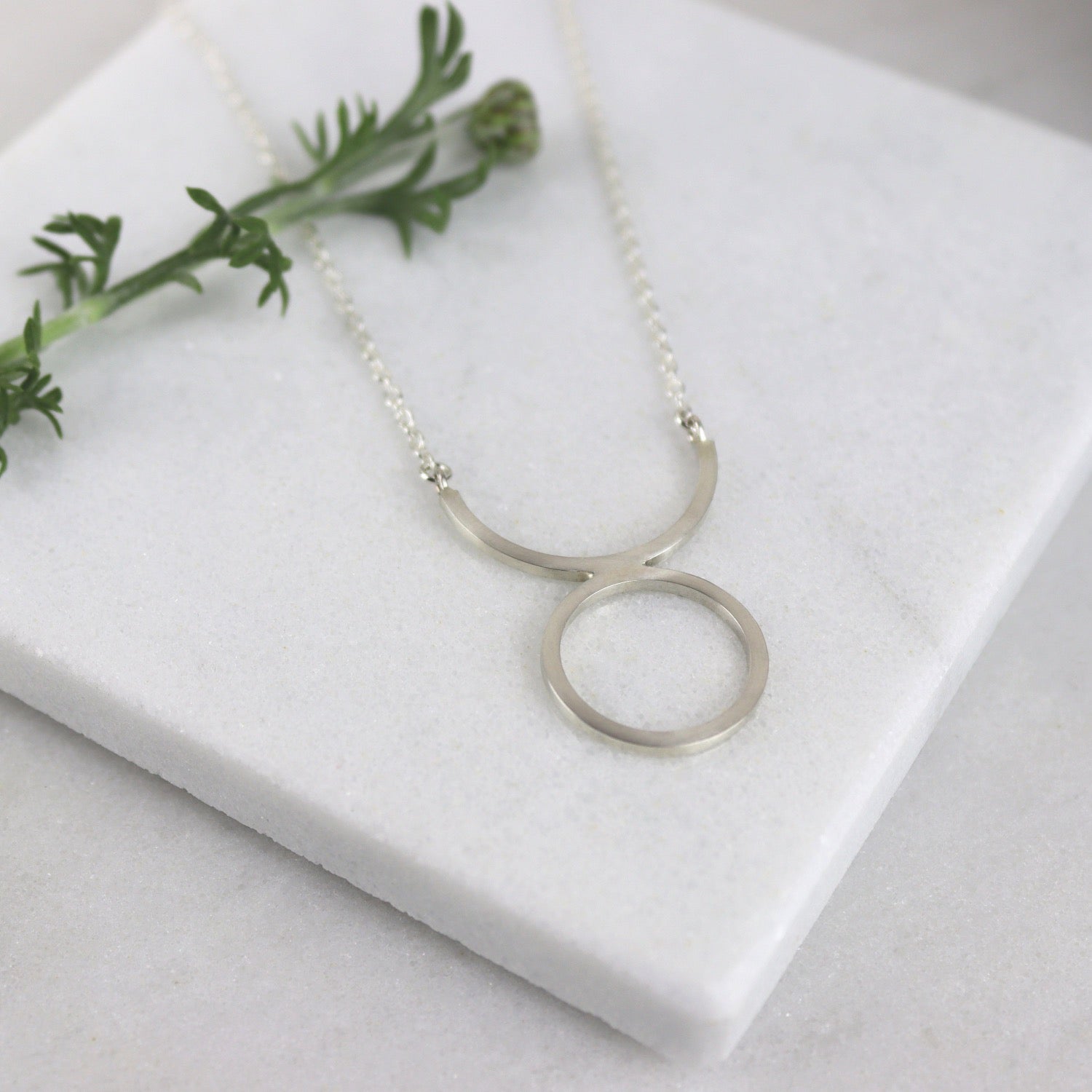 SILVER CIRCLE NECKLACE - Genevieve Broughton