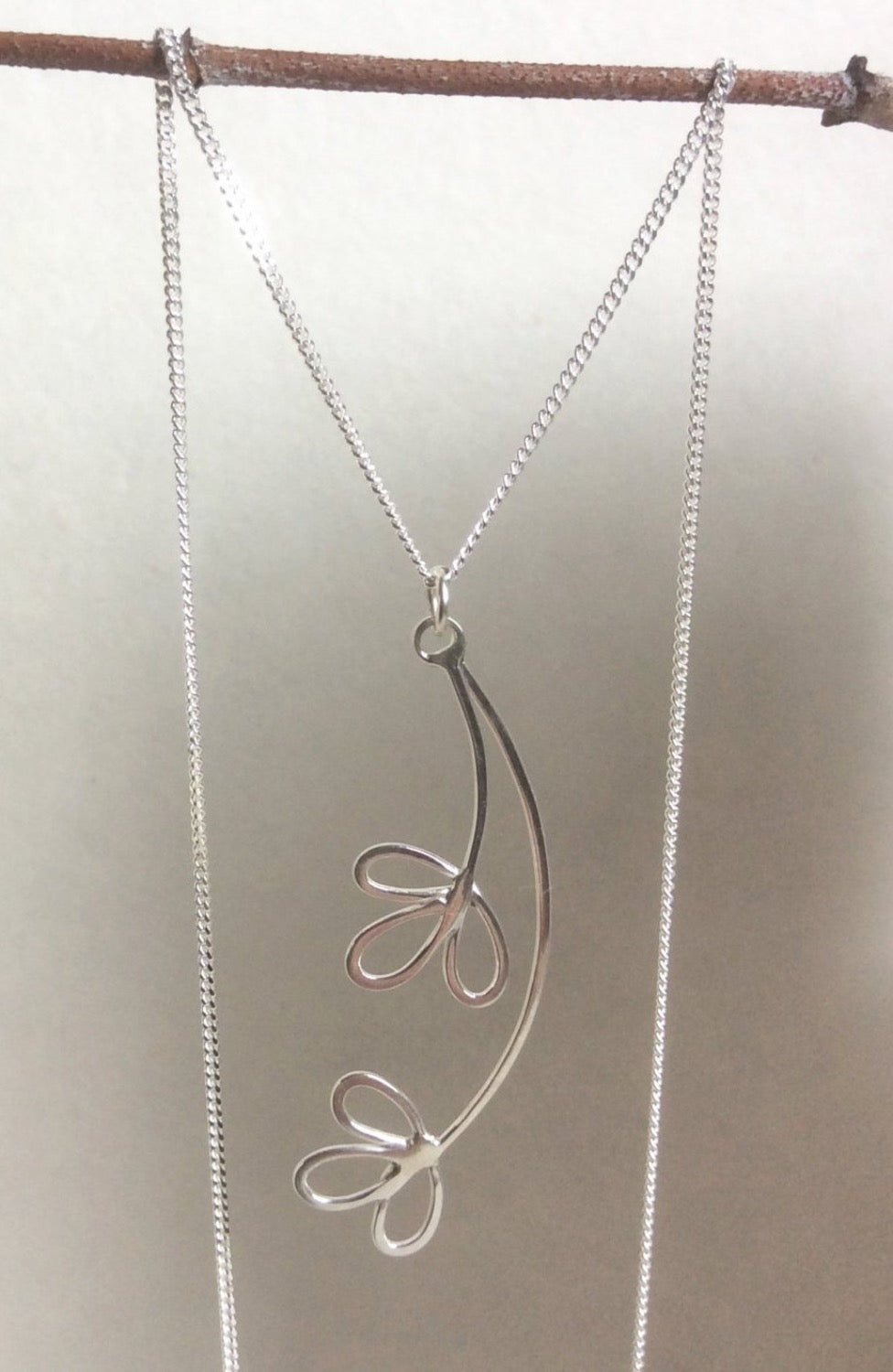 SILVER DOUBLE TREFOIL FLOWER NECKLACE - Genevieve Broughton