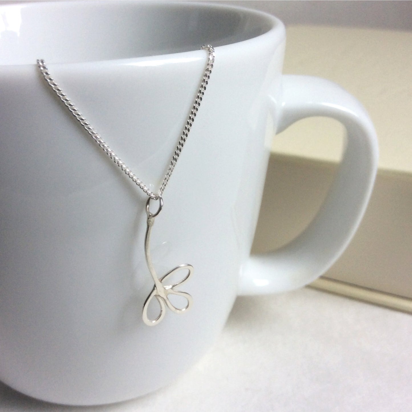 SILVER TREFOIL NECKLACE - Genevieve Broughton