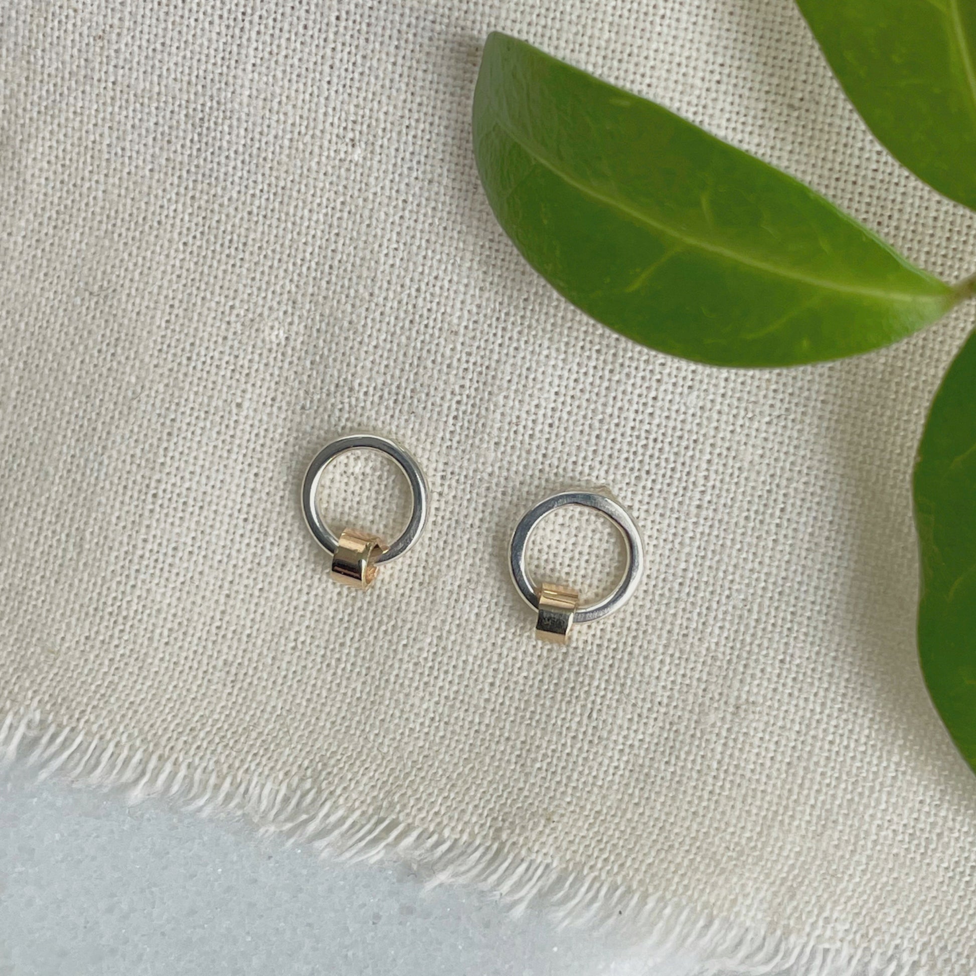 SILVER CIRCLE STUD WITH GOLD - Genevieve Broughton