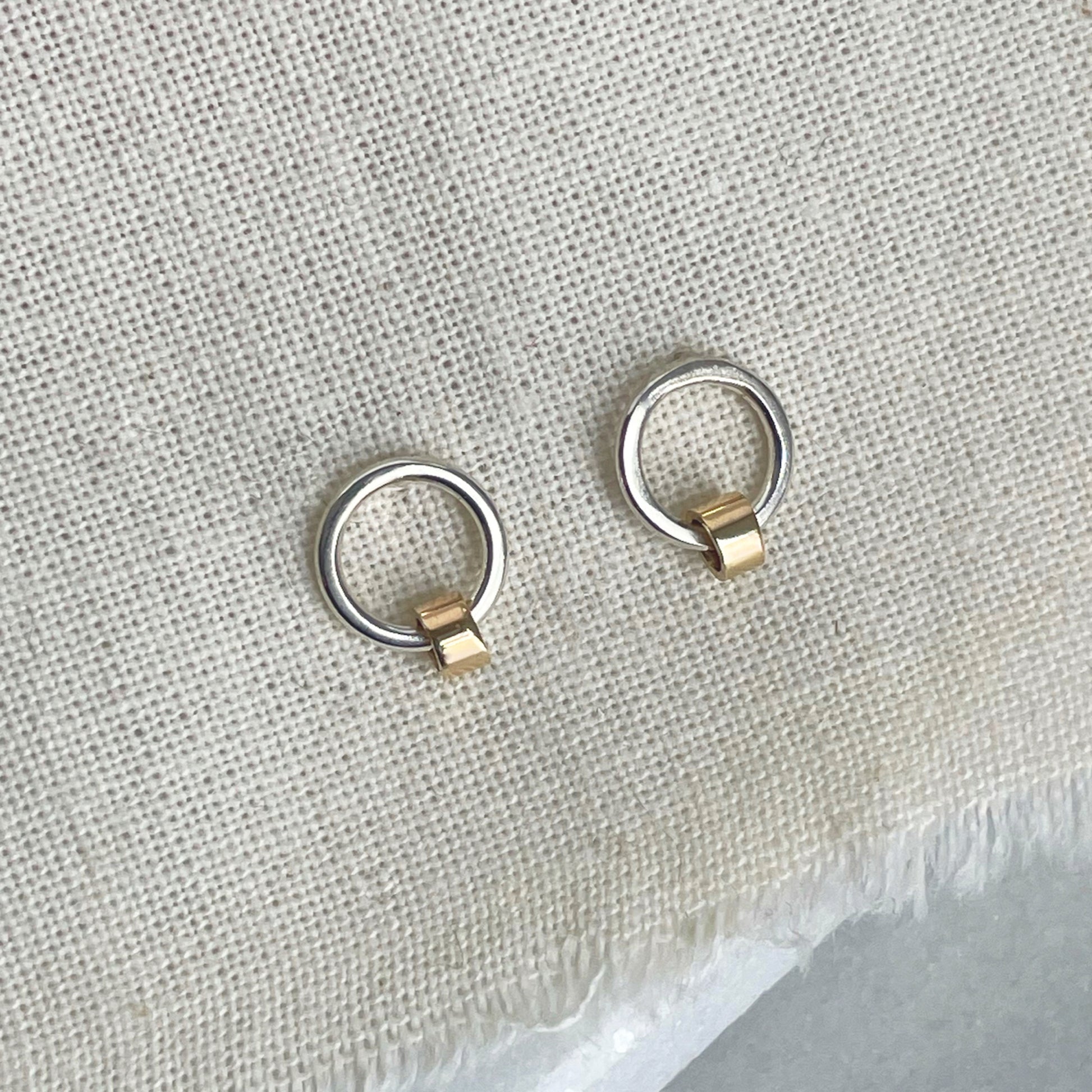 SILVER CIRCLE STUD WITH GOLD - Genevieve Broughton