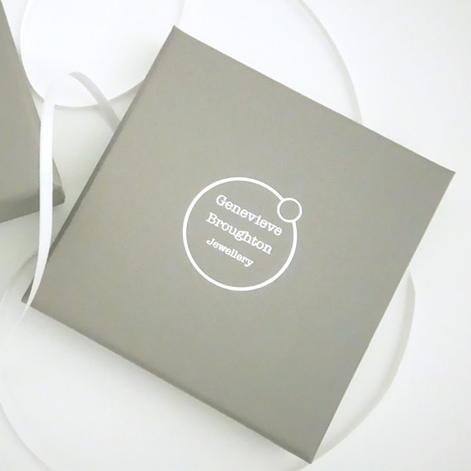 OVAL DROP EARRINGS - Genevieve Broughton