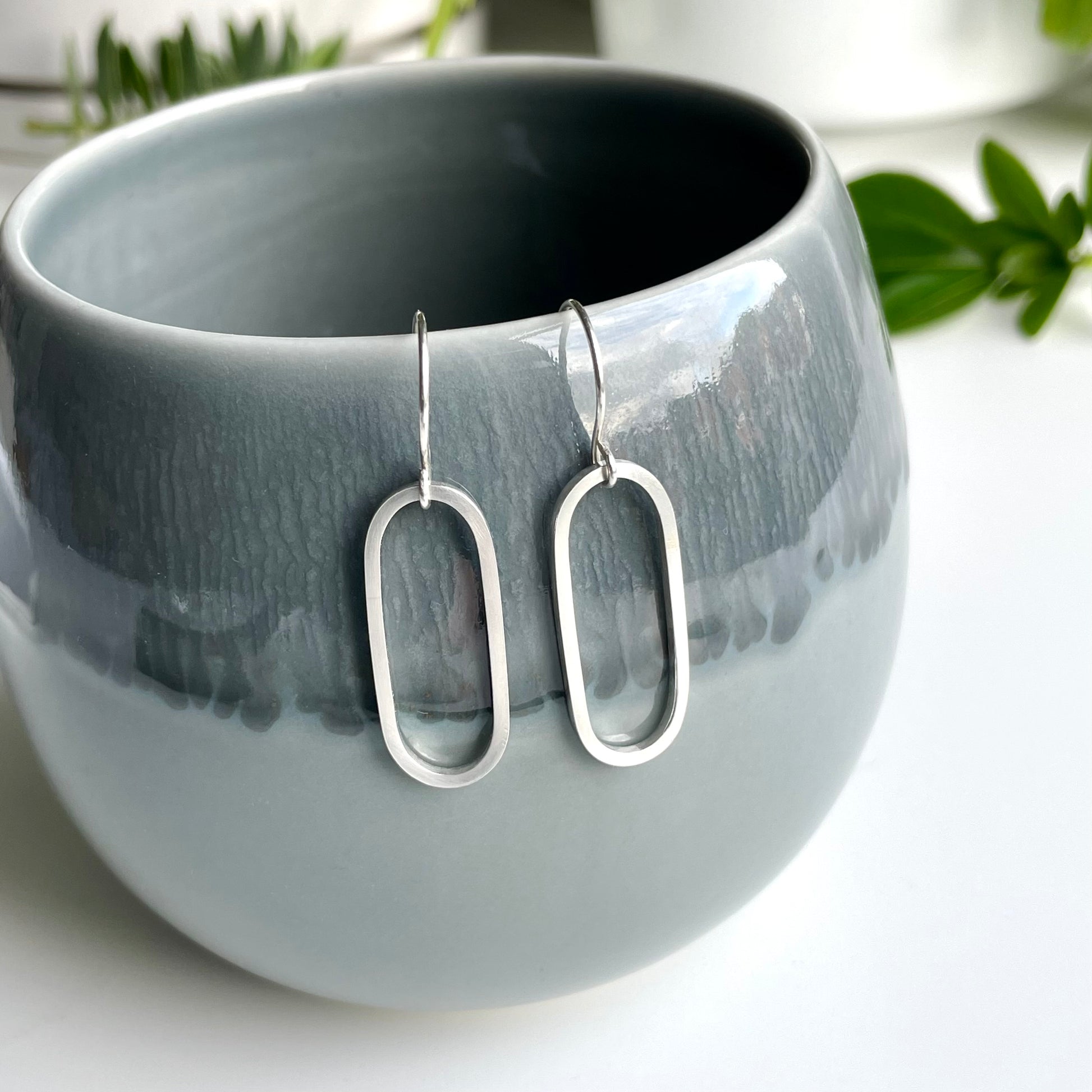 OVAL DROP EARRINGS - Genevieve Broughton