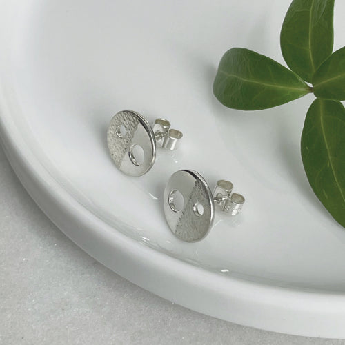 MODERNIST DIVIDED CIRCLE STUD EARRINGS - Genevieve Broughton