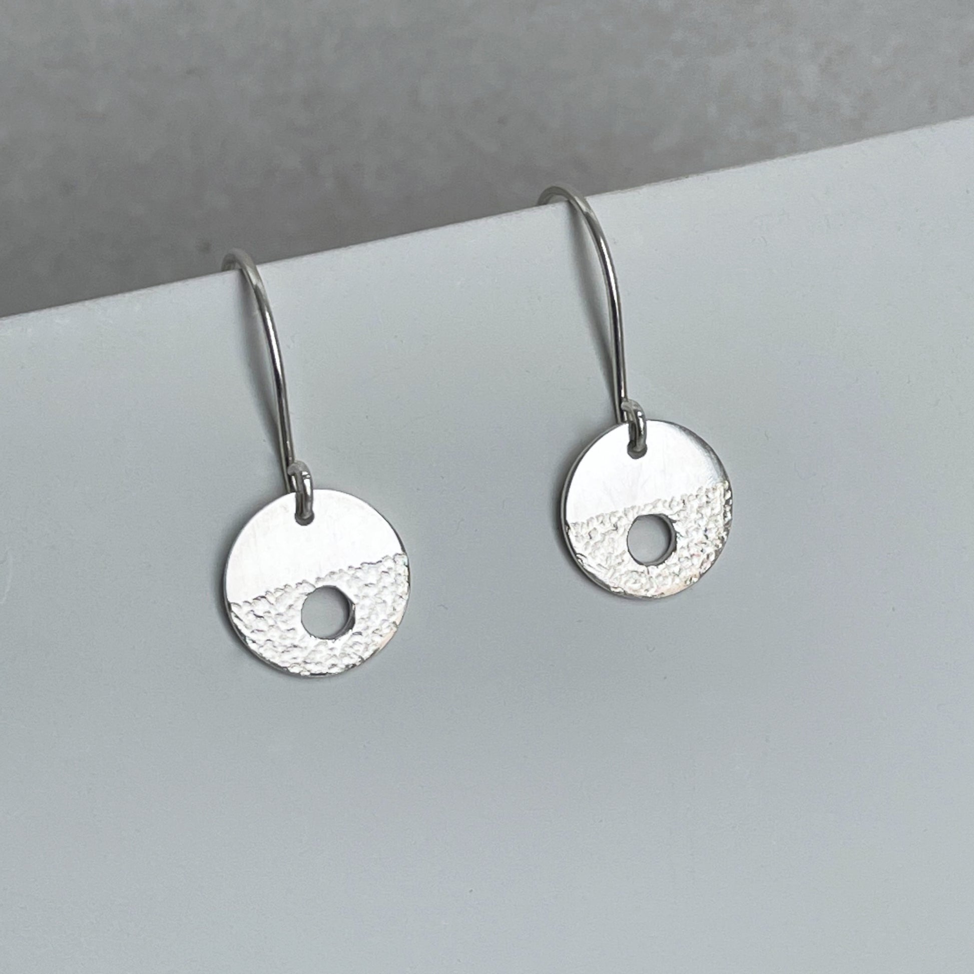 MODERNIST CIRCLE DROP EARRINGS - Genevieve Broughton