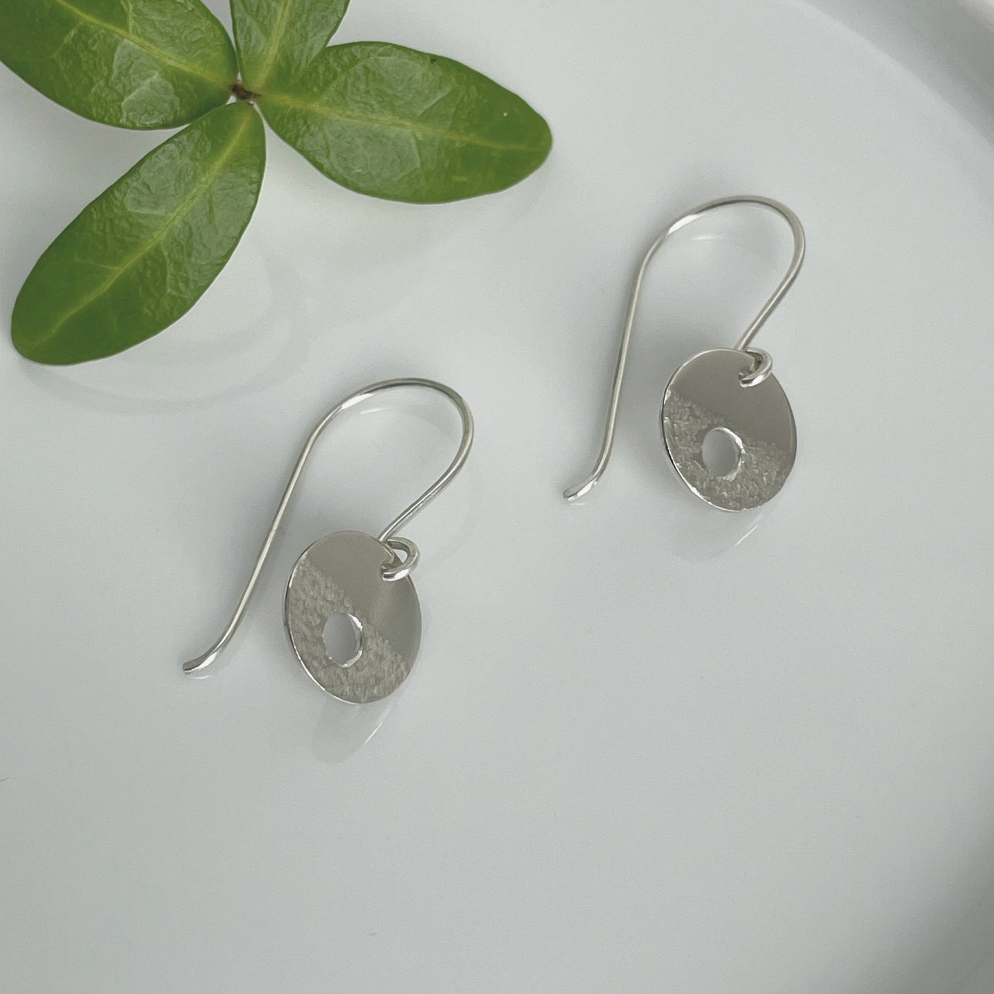 MODERNIST CIRCLE DROP EARRINGS - Genevieve Broughton