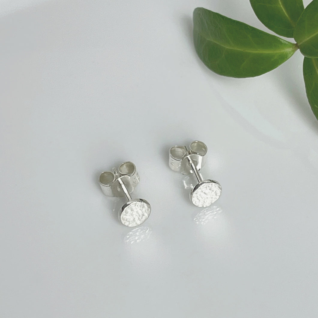 MODERNIST TINY TEXTURED CIRCLE STUD EARRINGS - Genevieve Broughton