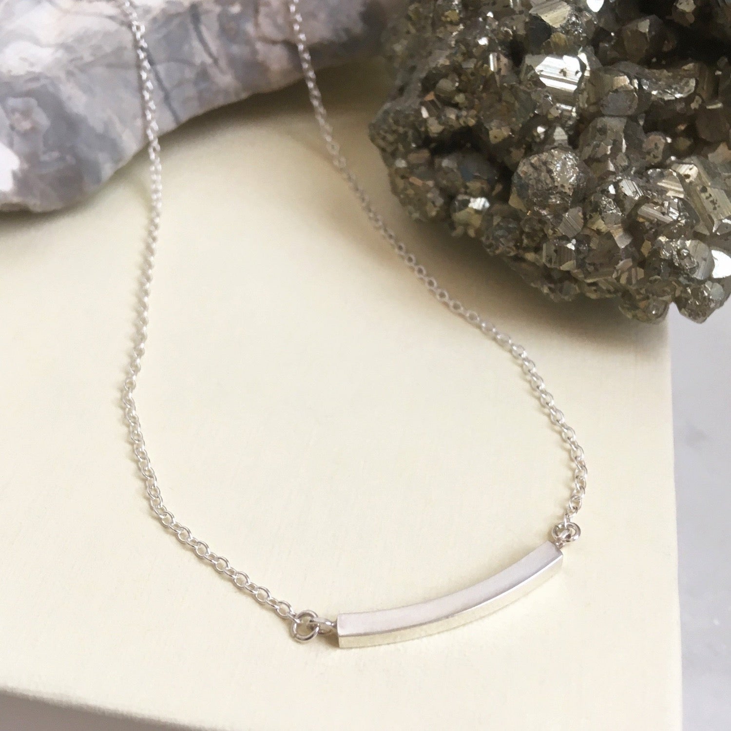 SILVER CURVED BAR NECKLACE - Genevieve Broughton