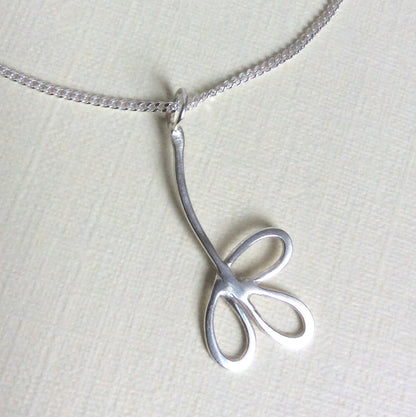 SILVER TREFOIL NECKLACE - Genevieve Broughton