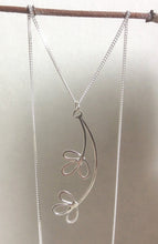 Load image into Gallery viewer, SILVER DOUBLE TREFOIL FLOWER NECKLACE - Genevieve Broughton
