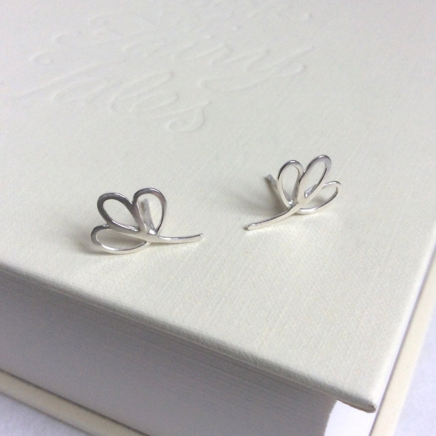 SILVER TREFOIL STUD EARRINGS - Genevieve Broughton